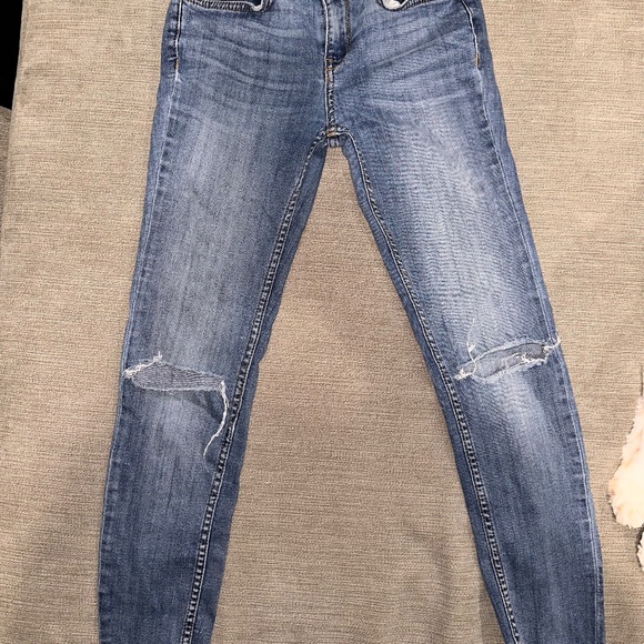 Zara Skinny Jeans - Picture 2 of 3